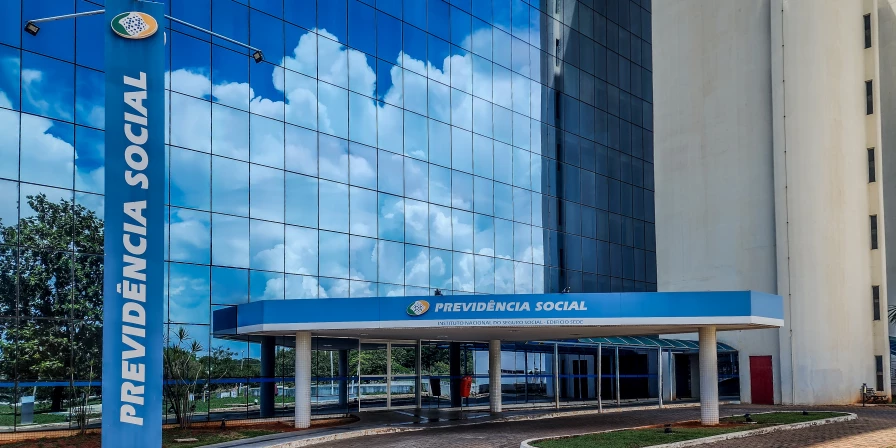 Antecipação de R$ 450: Febraban denuncia cobranças ilegais de bancos