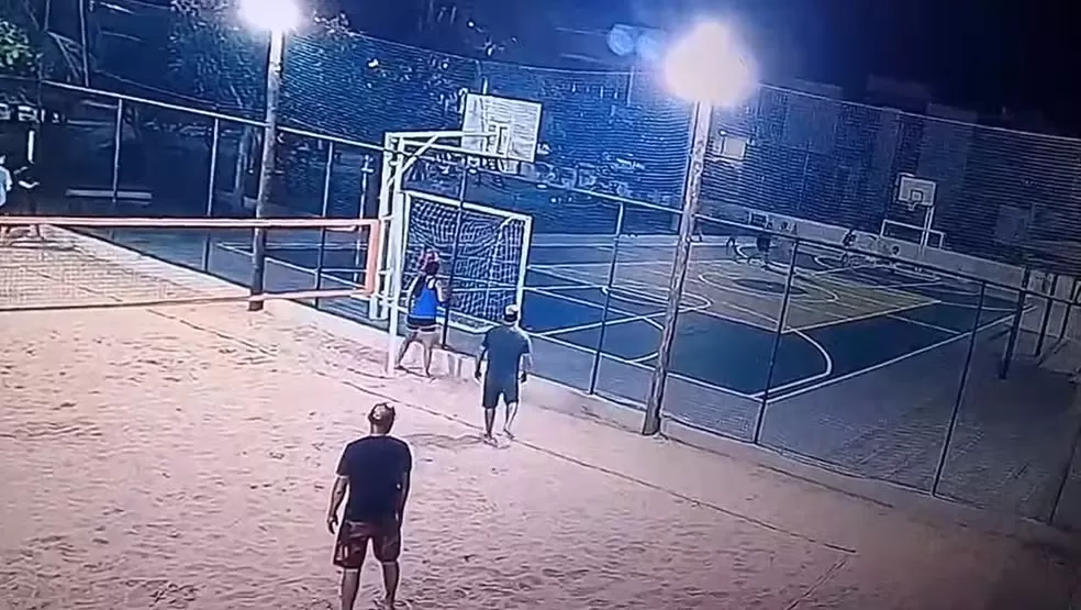 Justiça emite ordem protetiva para adolescente empurrado por profissional de saúde durante partida de futebol no Ceará
