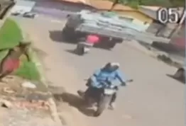 Caminhão desgovernado invade casa na cidade de Zé Doca, no MA