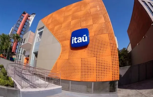 Após 14 anos, Itaú devolverá dinheiro de cobranças indevidas sem juros e correção