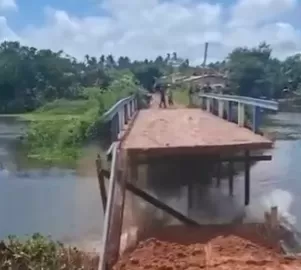 Cabeceira de ponte desaba e deixa povoados isolados na zona rural de Santa Inês, no MA
