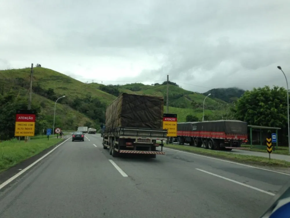 Frete rodoviário acumula alta em 2026 e custo médio por quilômetro rodado atinge R$ 8,59 no Brasil