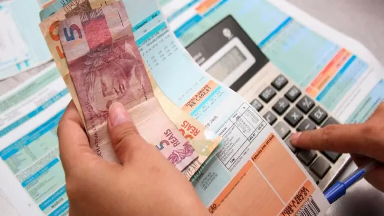 Lula apresenta medida que isenta conta de luz para brasileiros de baixa renda