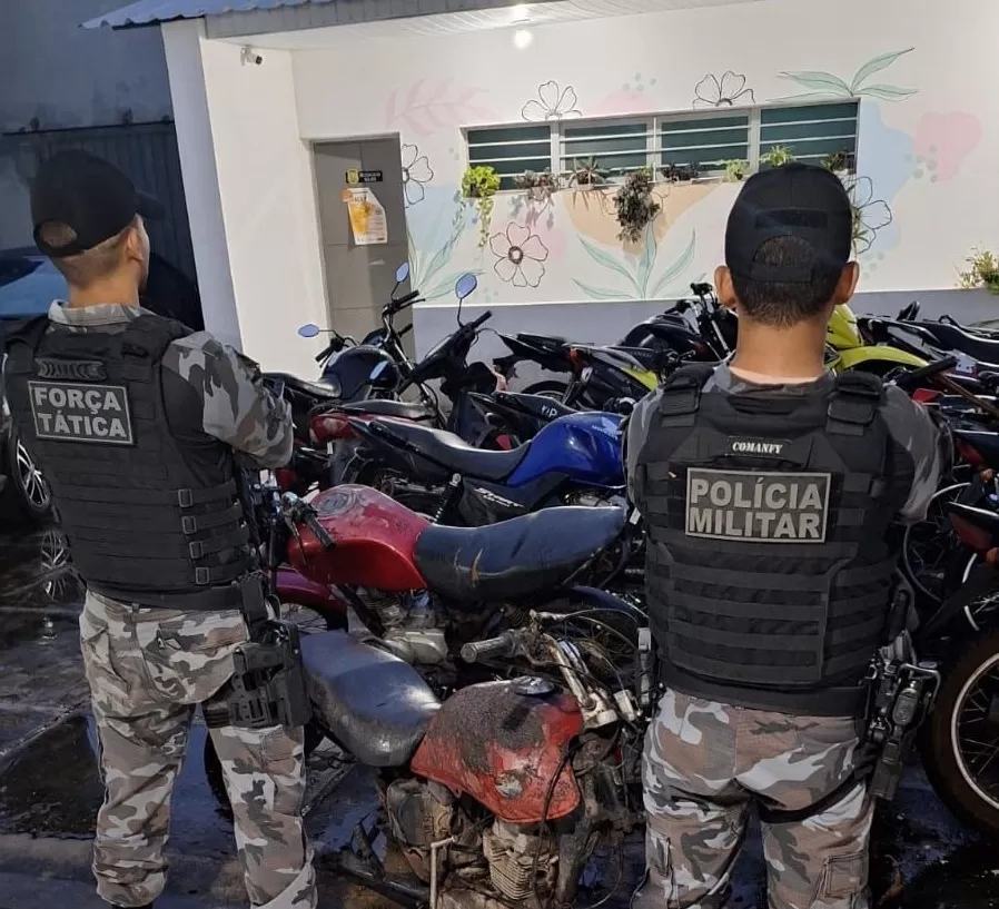 Força Tática recupera moto furtada escondida em matagal na zona rural de Esperantina