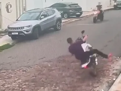 Homem é preso após atingir apresentadora de rádio enquanto fazia manobra ilegal em Piripiri