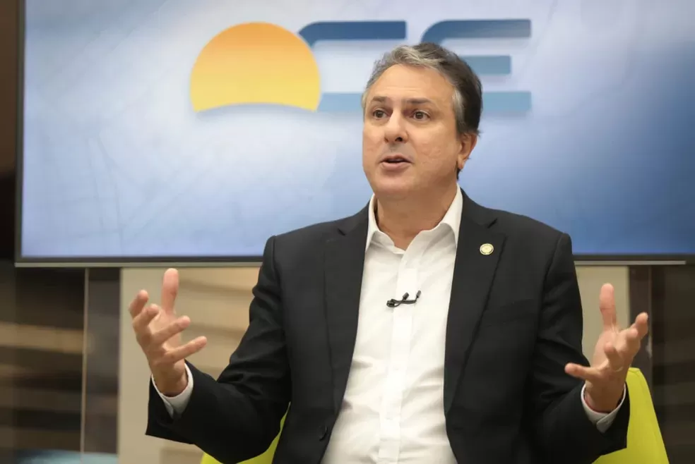 Ministro Camilo Santana afirma que municípios poderão usar salário-educação para comprar merenda escolar.