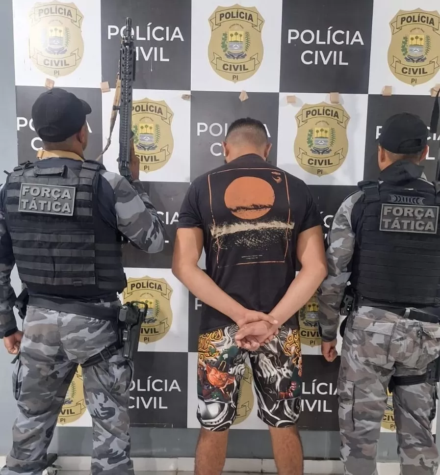 Abordagem por porte de droga leva à prisão de foragido por violência doméstica em Esperantina