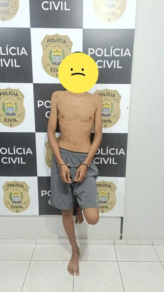 Adolescente é apreendido com motocicleta roubada durante ação policial em Porto
