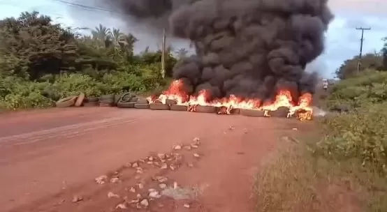 Protesto por pavimentação bloqueia MA-014 na região de São Bento