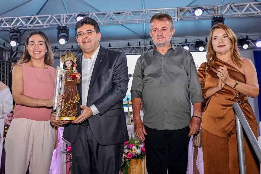 Governador participa dos festejos em Campo Maior e destaca a importância da religiosidade para o piauiense