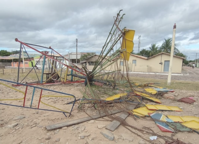 Brinquedo de parque desaba durante festa em São João da Fronteira e deixa seis feridos