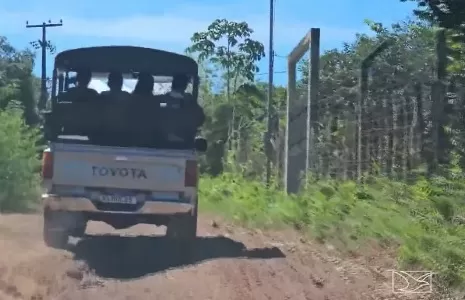 'Pau de arara' é usado pela Prefeitura de São José de Ribamar para transportar alunos à escola