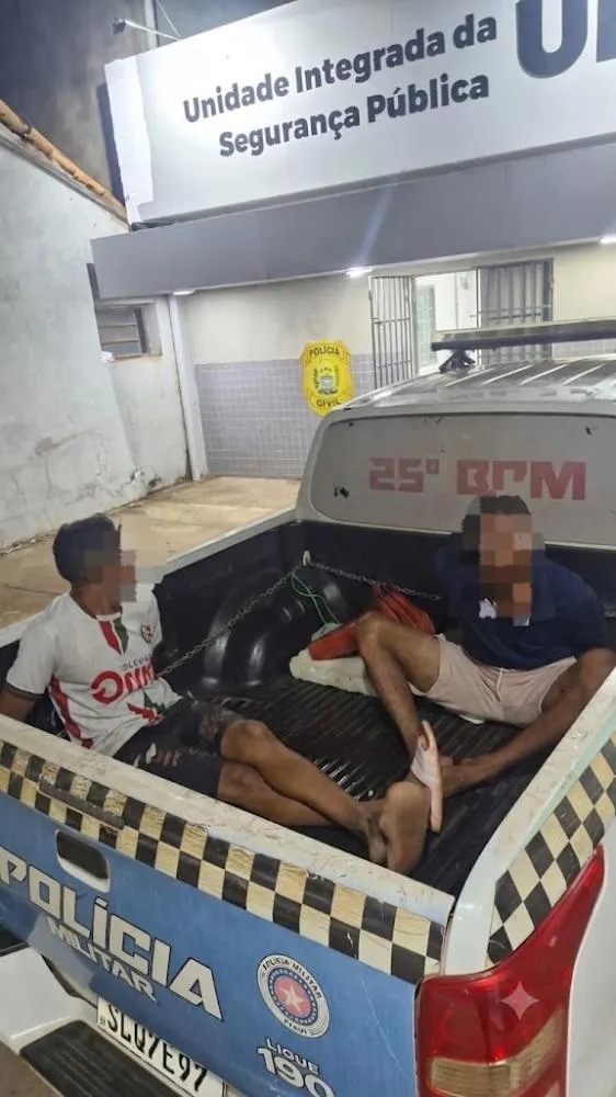Polícia Militar prende dupla com armas e motocicleta roubada durante ocorrência em Batalha