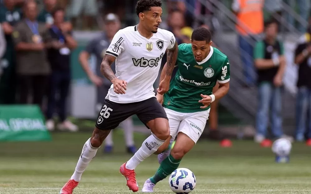 Botafogo e Palmeiras se preparam para duelo brasileiro nas Oitavas