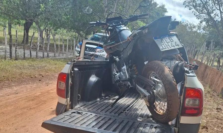 Motocicleta roubada é recuperada pela Polícia Militar em Cabeceiras do Piauí