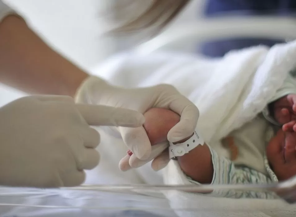 Luto e Revolta em Porto-PI: Família perde bebê após alta médica precoce