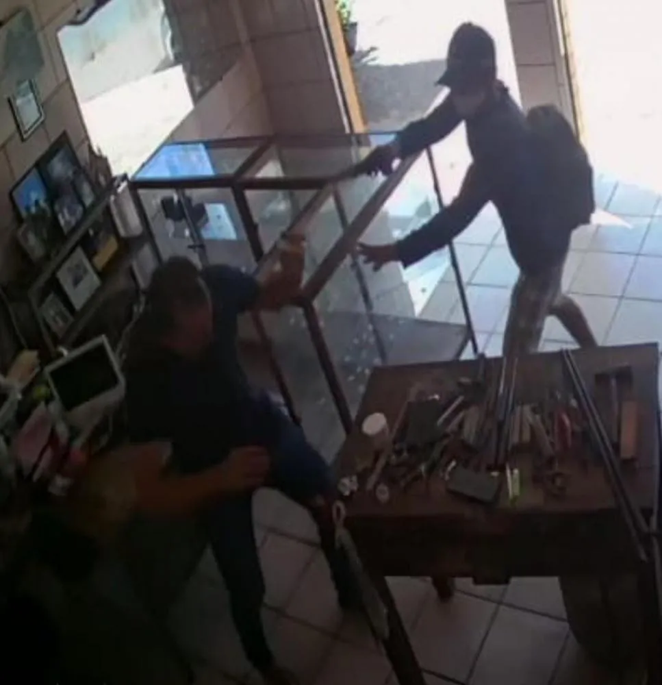 Relojoaria é assaltada no Centro de Barras e proprietário cobra reforço na segurança