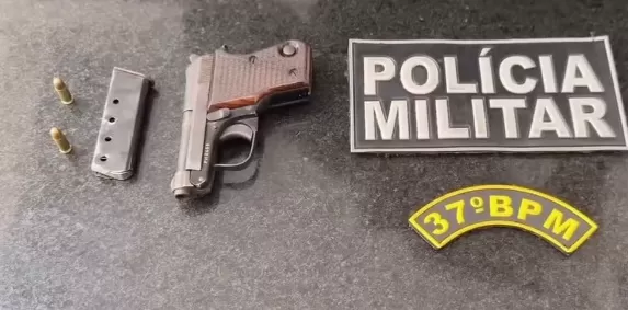 Professora é presa após ameaçar servidores públicos com arma de fogo em Grajaú