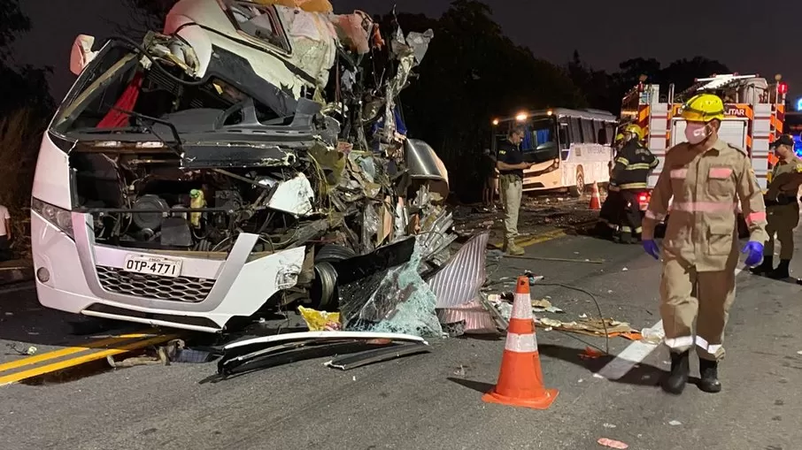 Acidente com ônibus de estudantes da UFPA mata cinco na BR-153