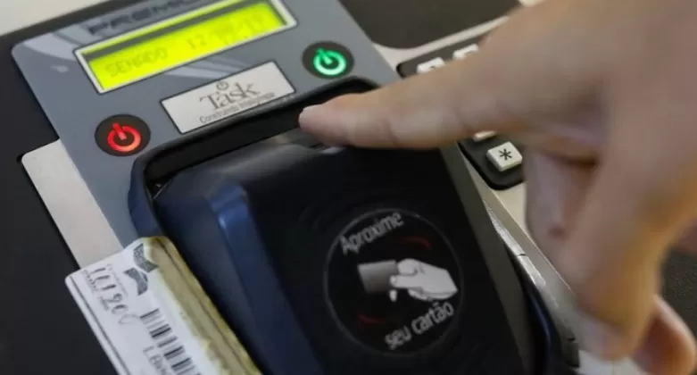 Servidor público passa dois anos batendo ponto mas ia para casa dormir