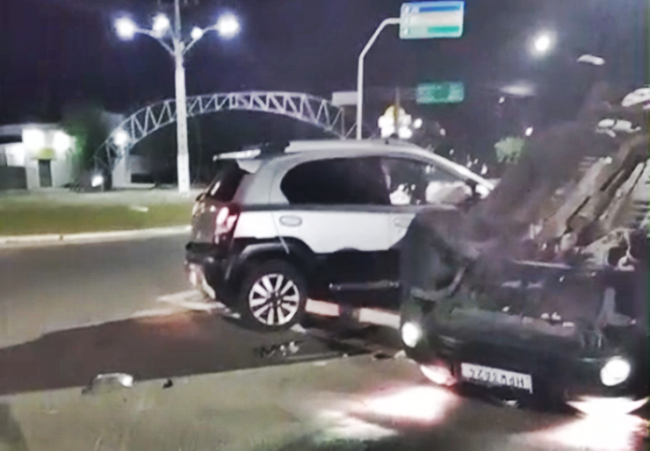 Capotamento na BR-343 em Parnaíba deixa mulher ferida; motorista envolvido foge da cena