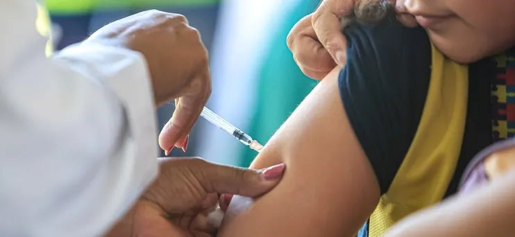 Dia D de vacinação contra mais de 20 doenças acontece neste sábado (22) em todo o país