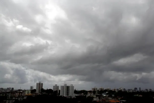 Mau tempo cancela e atrasa voos no Aeroporto Internacional de BH