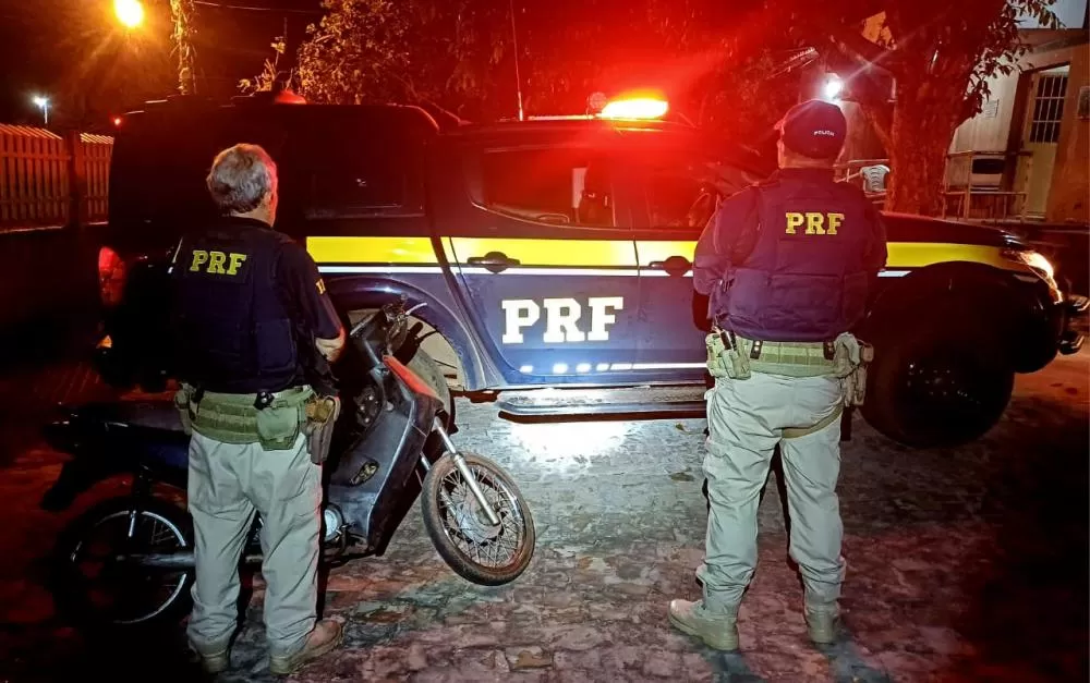Motocicleta roubada e sem placa é apreendida pela PRF em Piracuruca