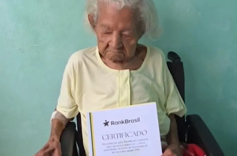 Mulher é reconhecida como a mais velha do Brasil aos 121 anos