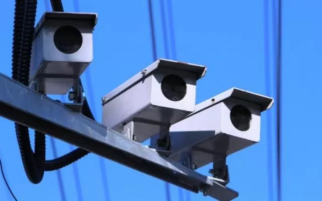 ‘Apagão nas rodovias’: Justiça manda governo reativar radares sob pena de multa