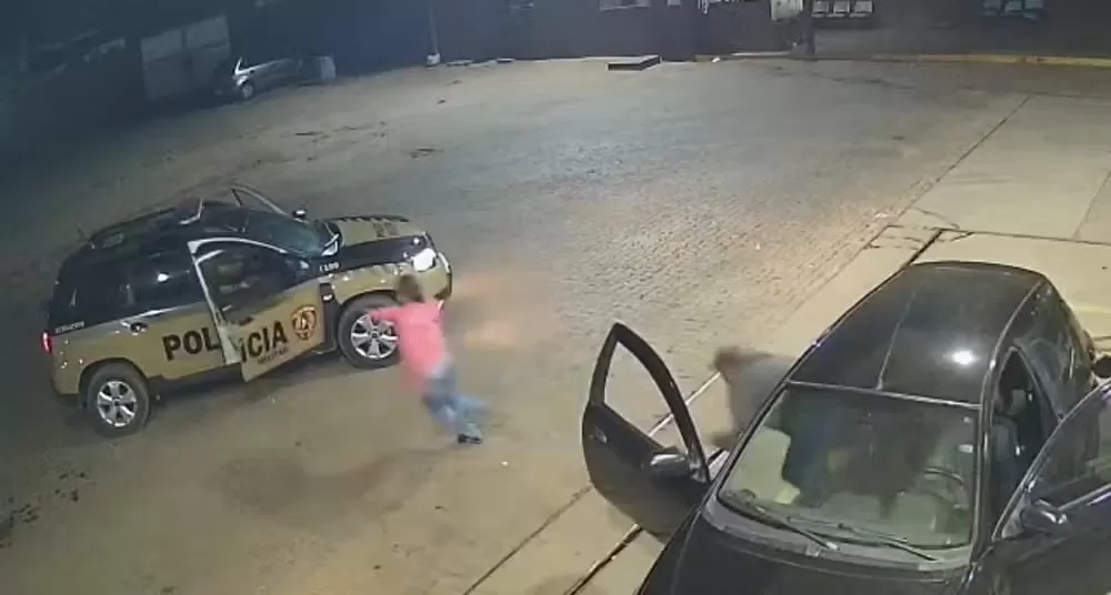 Vítima de estupro e sequestro vê viatura da PM e salta de carro para pedir socorro em MG