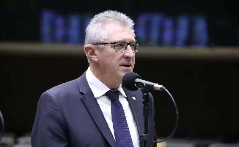 Câmara aprova projeto que amplia acesso de cooperativas a crédito rural para energia renovável