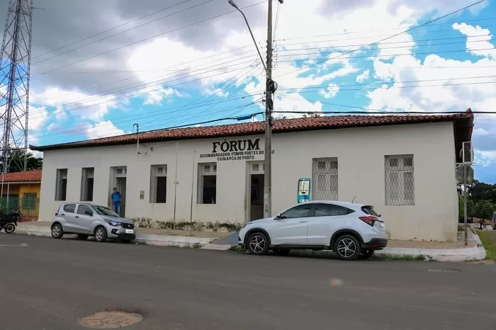 Homem é condenado a 11 anos por tentativa de feminicídio em Porto