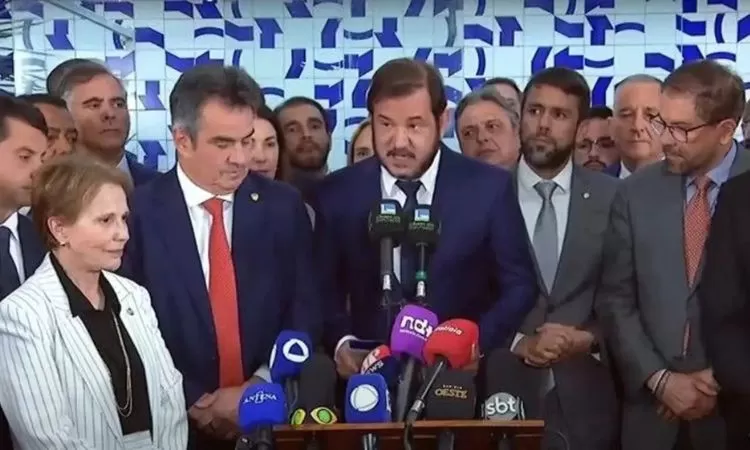 Federação União Progressista oficializa saída da base do governo