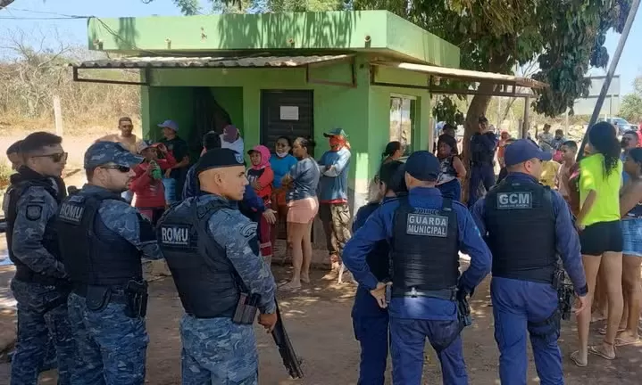 Protesto de catadores impede entrada no aterro sanitário da Zona Sul de Teresina