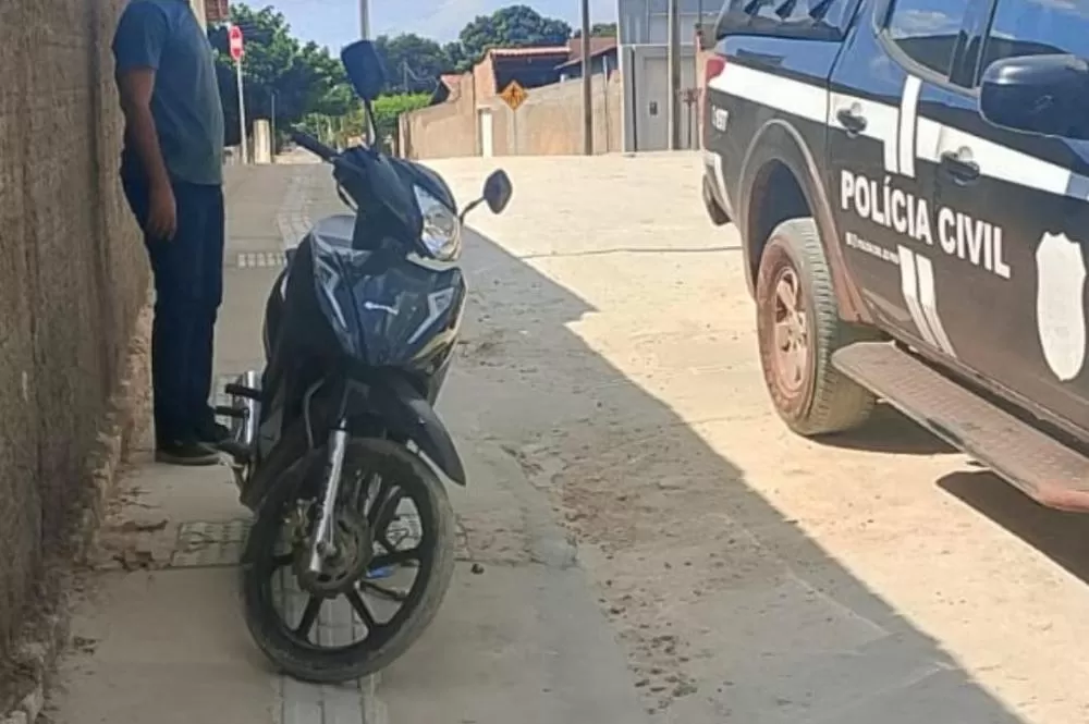 Casal se passa por 'ajudante' e furta moto de homem embriagado em Piripiri