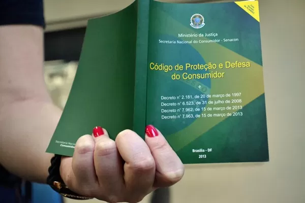 Coordenadora de Direito orienta como agir em casos de descumprimento do Código de Defesa do Consumidor 