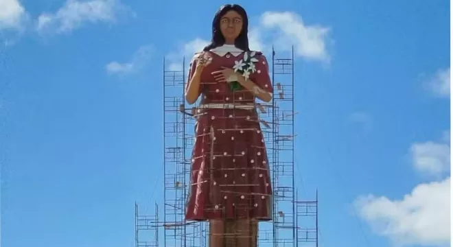 Santana do Cariri inicia desmontagem da estátua de Benigna Cardoso