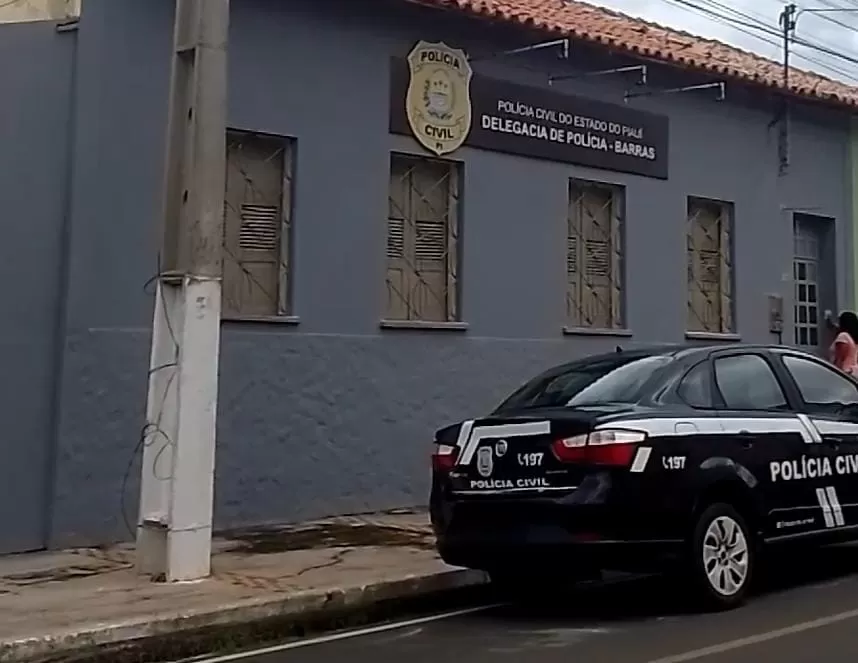 Homem é preso após agredir mãe, avô e padrasto em Barras