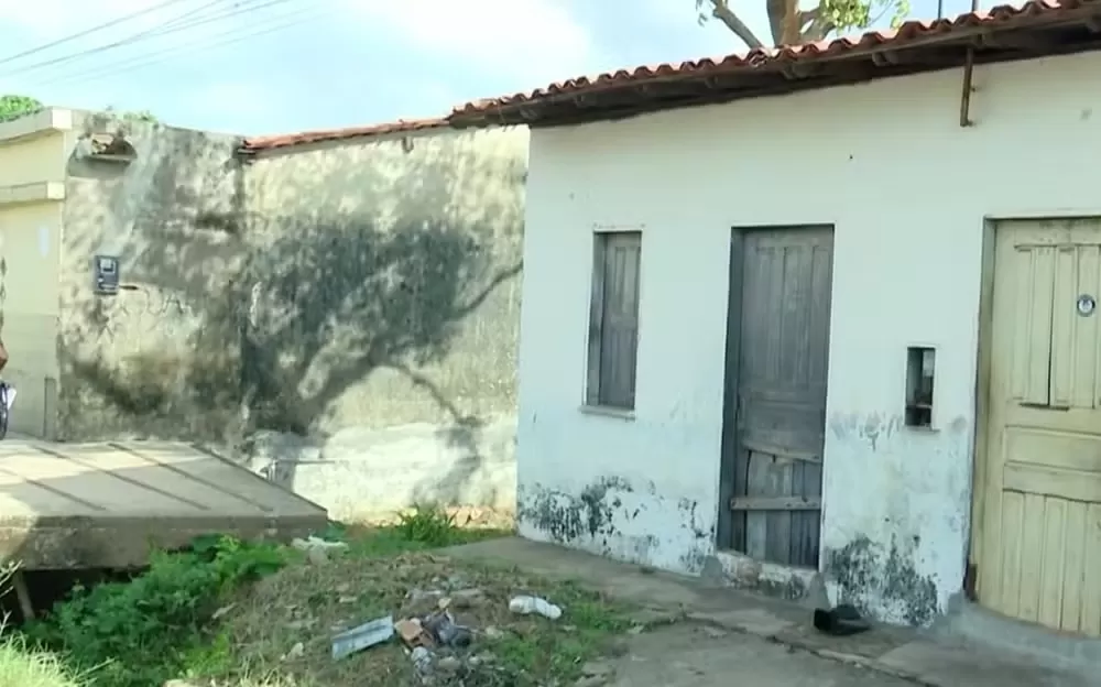 Mulher é morta a facadas e companheiro fica ferido após homem invadir kitnet em Santa Inês no Maranhão