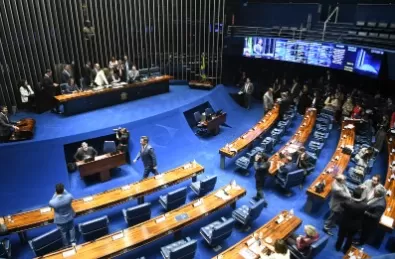 Senado aprova aumento de pena para quem oferece bebida alcoólica a menores 