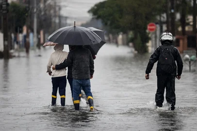 Chuva forte atinge o RS: Calor predomina em outras regiões do país