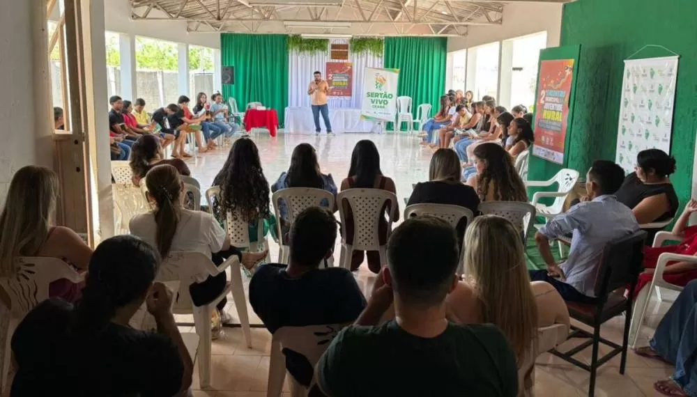 Governo do Ceará fortalece políticas para jovens do campo em Quiterianópolis