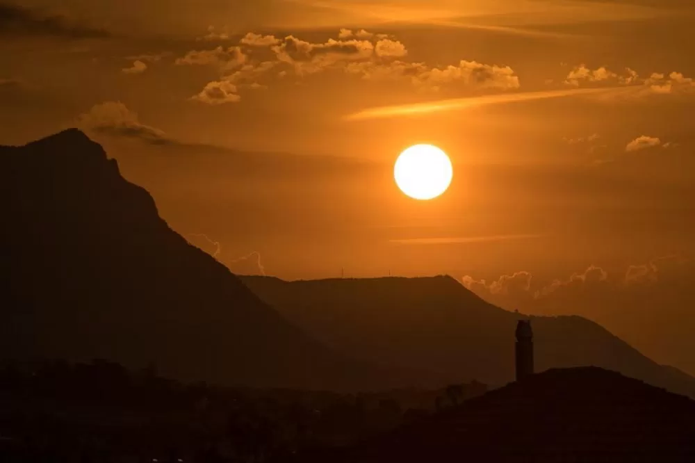 INMET emite alerta amarelo de baixa umidade com risco de incêndios em Teresina e Região até domingo (28)