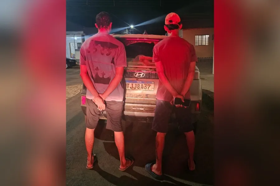 Dois jovens são detidos com veículo com restrição de roubo ou furto em Campo Maior