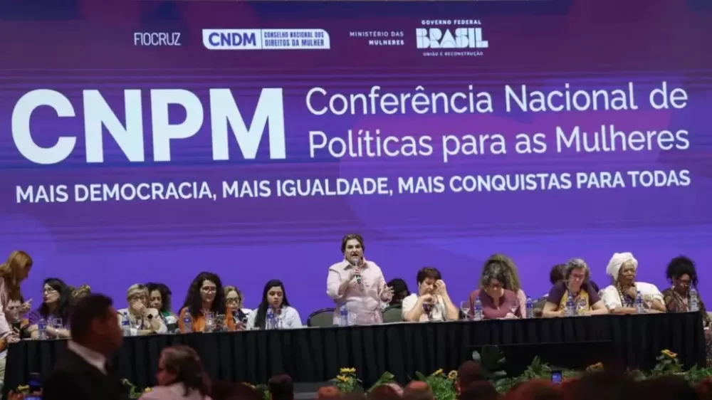 Conferência das Mulheres alerta sobre câncer de mama 