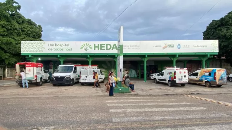 Criança de 5 anos é baleada ao manusear arma do padrasto em Luís Correia