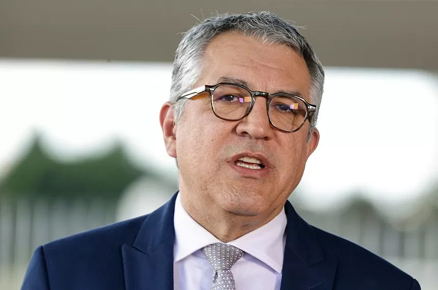 Ministro confirma caso suspeito de intoxicação por metanol em hospital no litoral do Piauí