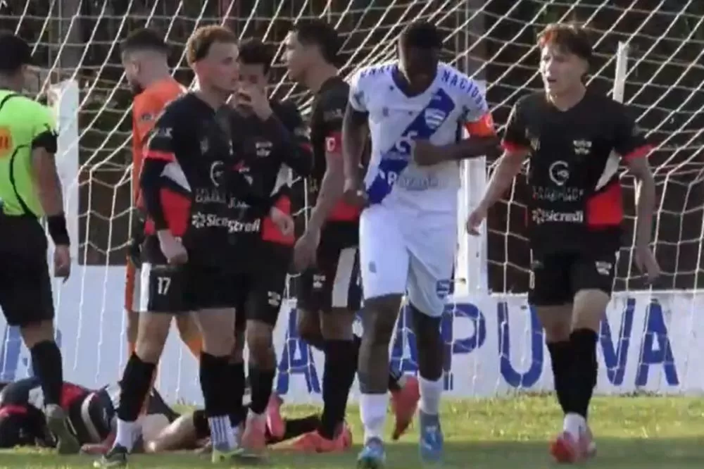 Atleta chama rival de “macaco”, leva e é demitido do time no Paraná