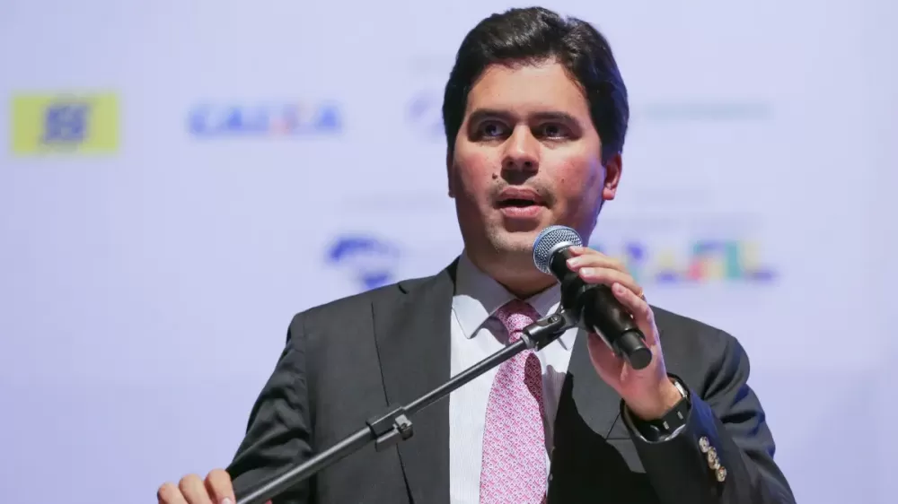 PP pune ministro do Esporte após decisão por permanência no governo